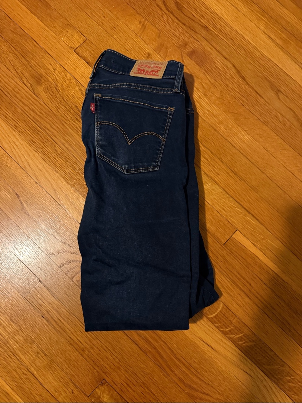 Women’s Dark Blue Levi's Classic Straight Jeans 710